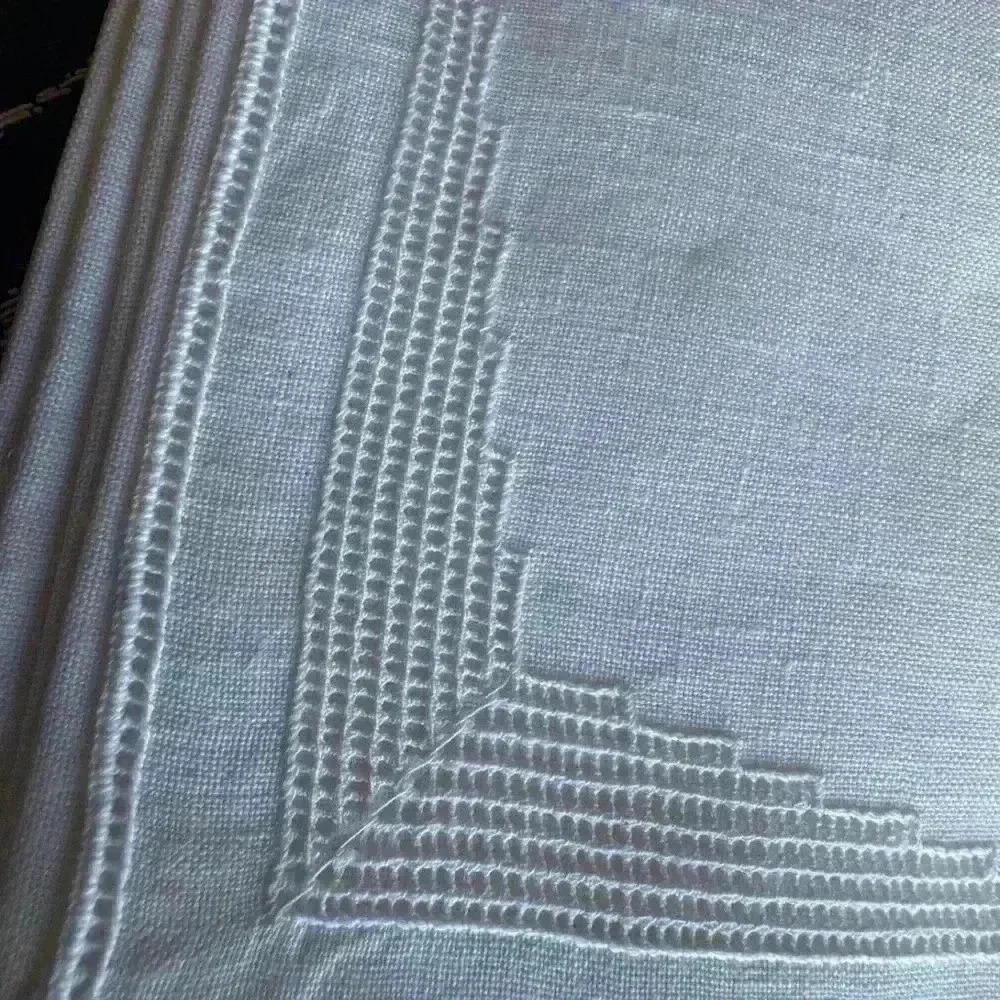 Vintage 1960 BENJAMIN M. JABARA & SONS white linen napkins hand embroidered 8 ct - Picture 7 of 11